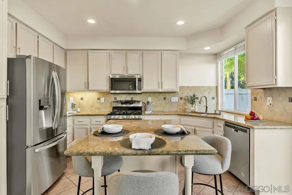 18910 Caminito Cantilena 10, San Diego, California 92128 home-pic-4