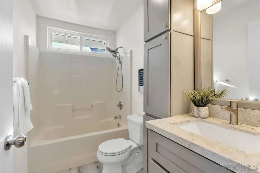 18910 Caminito Cantilena 10, San Diego, California 92128 home-pic-36