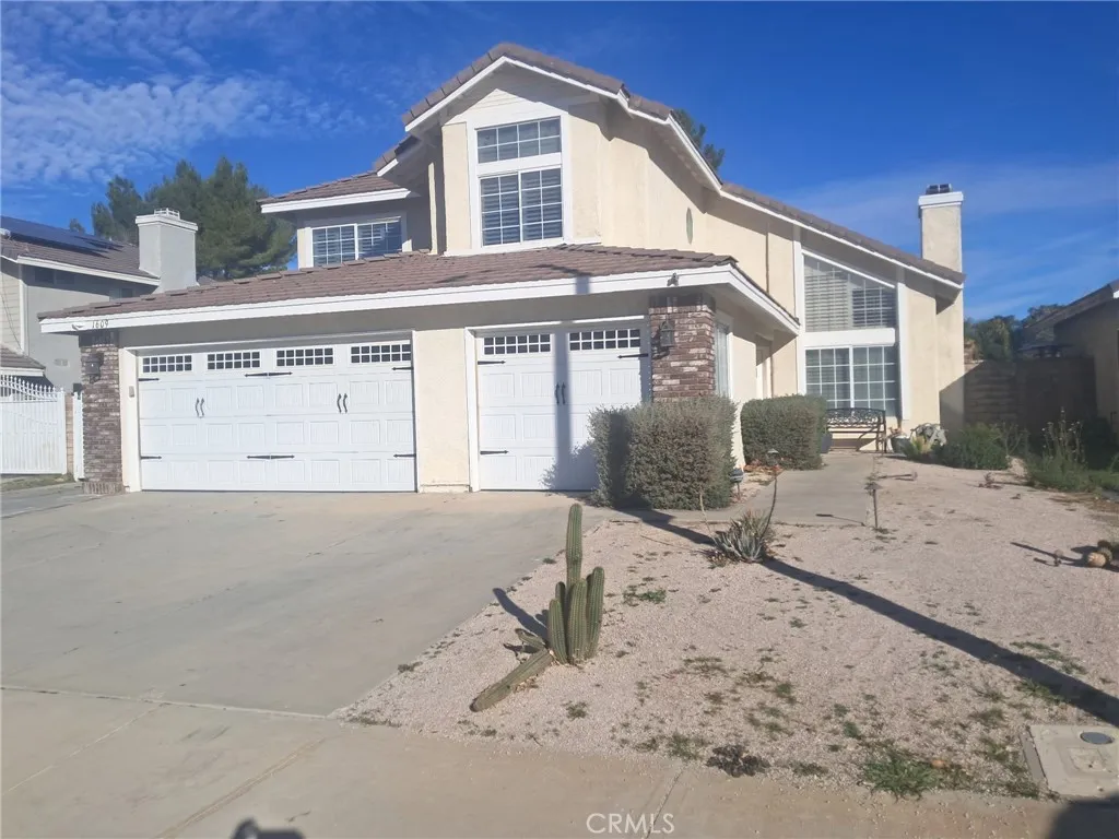 1609 Silvia, Lancaster, California 93535 home-pic-2