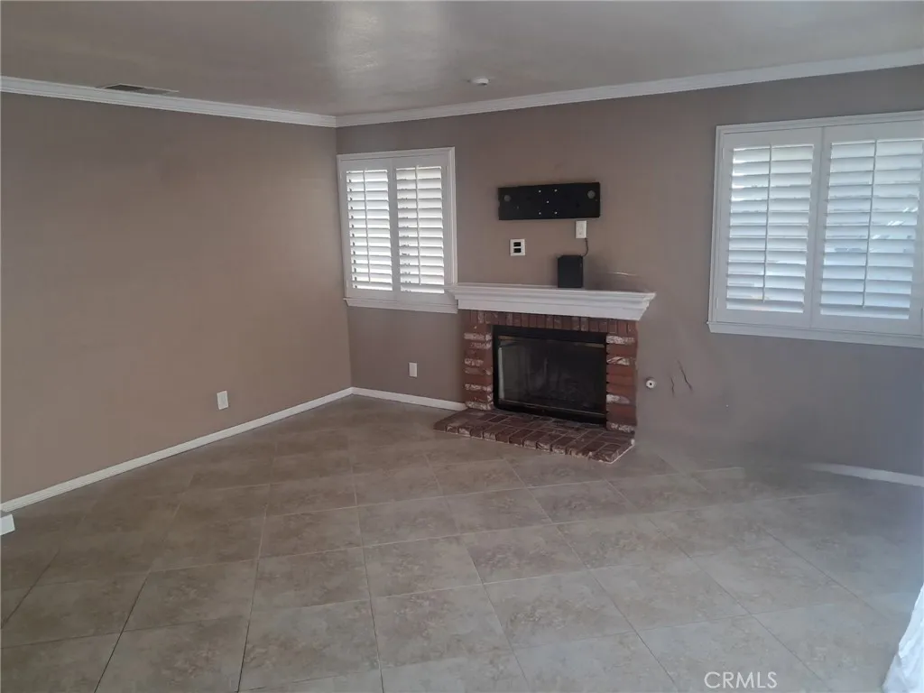 1609 Silvia, Lancaster, California 93535 home-pic-5