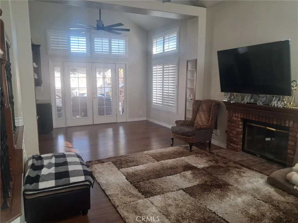 1609 Silvia, Lancaster, California 93535 home-pic-4