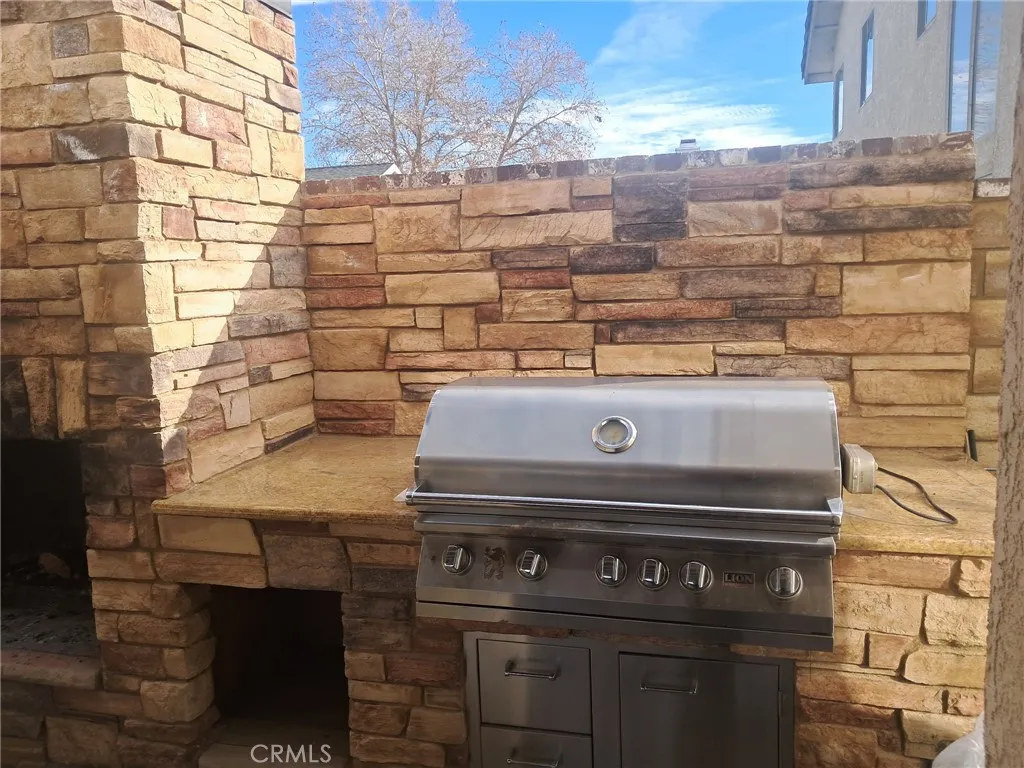 1609 Silvia, Lancaster, California 93535 home-pic-23