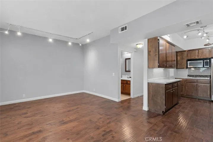 VIRTUAL EMPTY DINING AREA