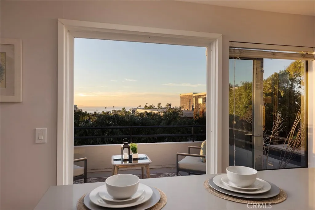1077 Tia Juana, Laguna Beach, California 92651 home-pic-16