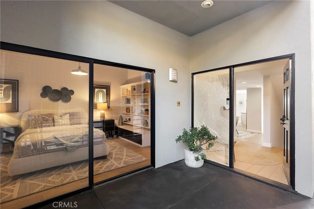 1077 Tia Juana, Laguna Beach, California 92651 home-pic-10