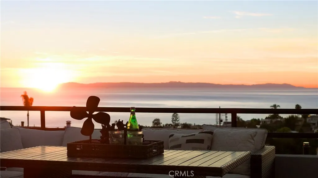 1077 Tia Juana, Laguna Beach, California 92651 home-pic-8