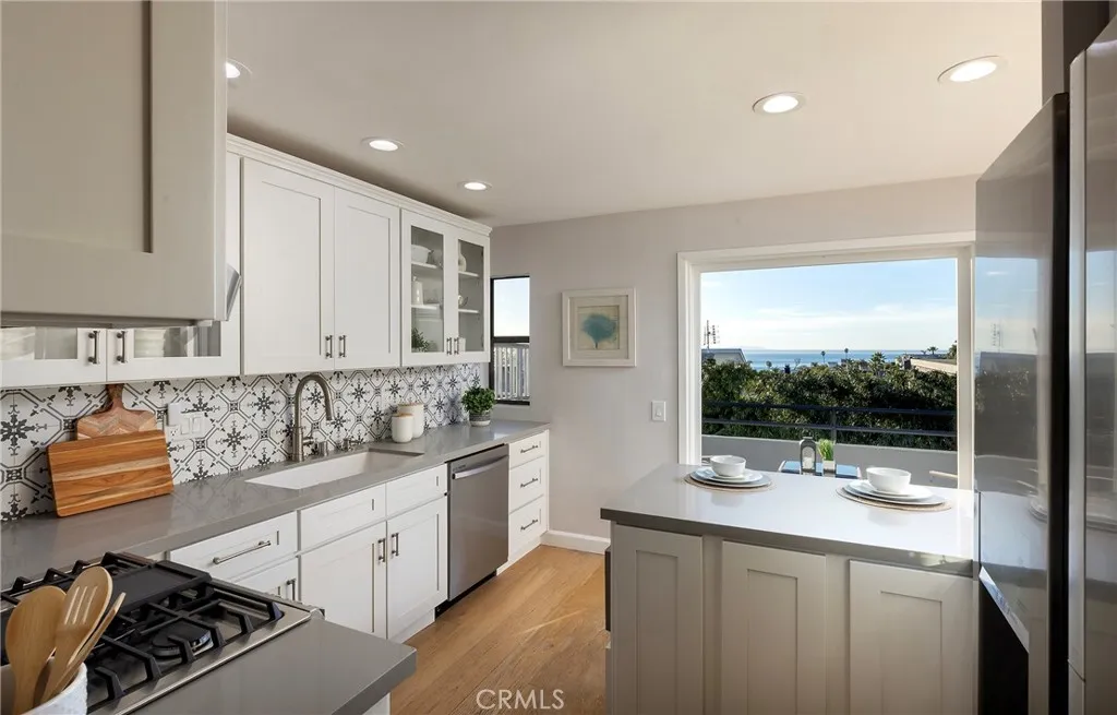 1077 Tia Juana, Laguna Beach, California 92651 home-pic-15