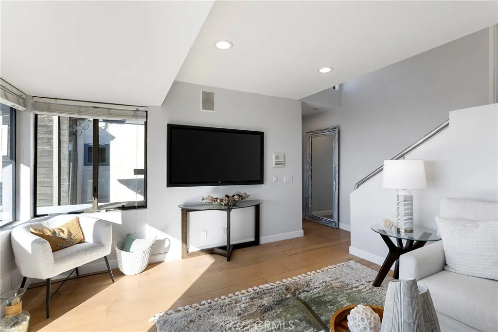 1077 Tia Juana, Laguna Beach, California 92651 home-pic-7