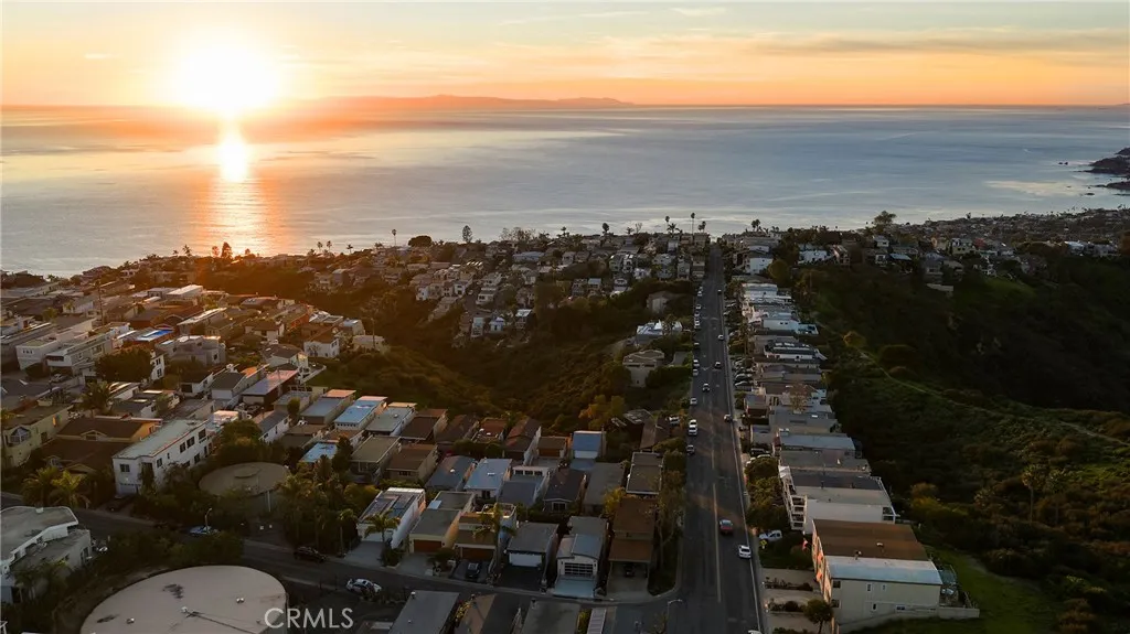 1077 Tia Juana, Laguna Beach, California 92651 home-pic-40