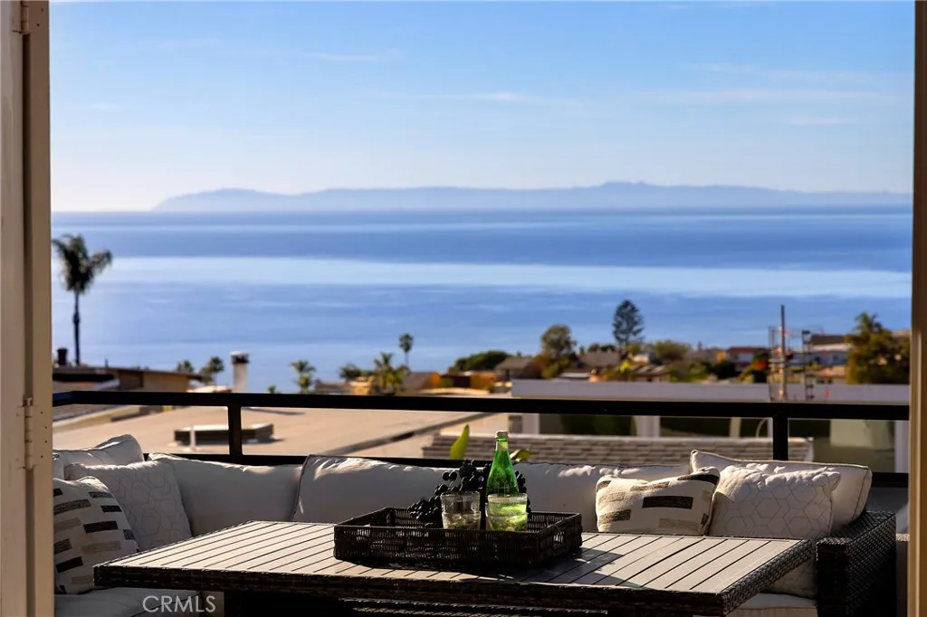 1077 Tia Juana, Laguna Beach, California 92651 home-pic-9
