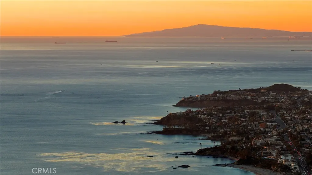 1077 Tia Juana, Laguna Beach, California 92651 home-pic-1