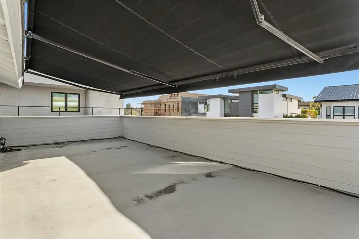 2nd. floor patio w/ retractable awning