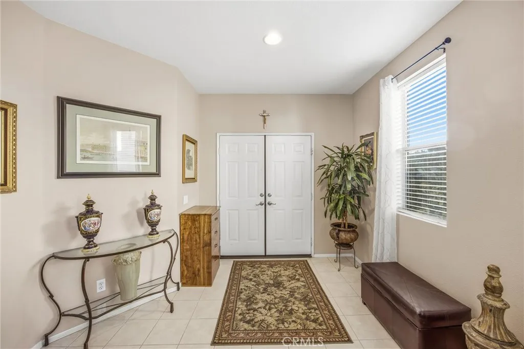 8470 Lindenhurst, Riverside, California 92508 home-pic-8