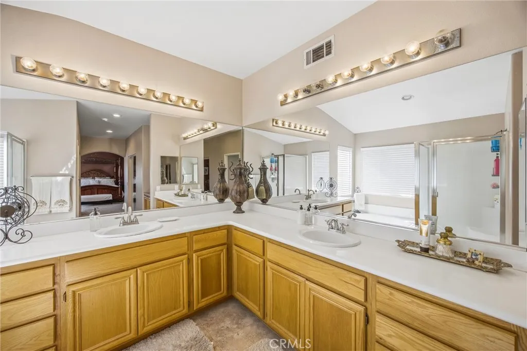 8470 Lindenhurst, Riverside, California 92508 home-pic-6