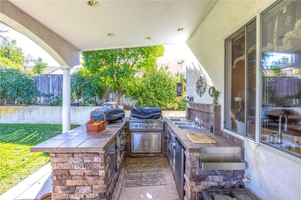 8470 Lindenhurst, Riverside, California 92508 home-pic-3
