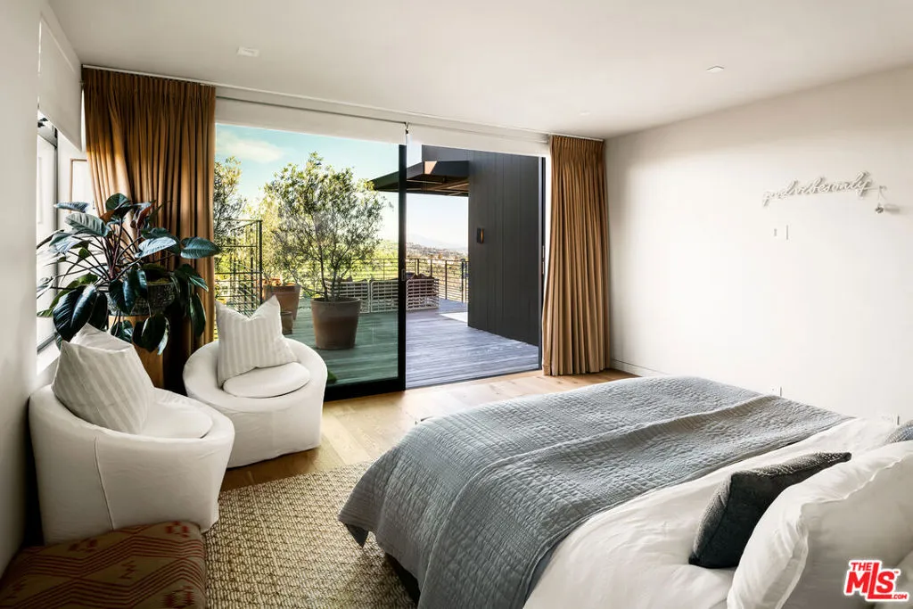 1030 Somera Road, Los Angeles, California 90077 home-pic-38