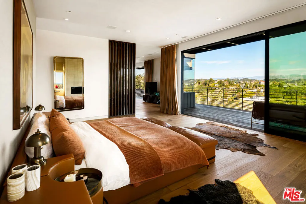 1030 Somera Road, Los Angeles, California 90077 home-pic-30