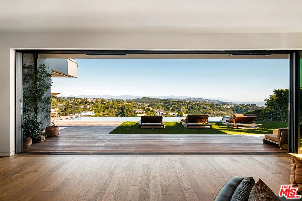 1030 Somera Road, Los Angeles, California 90077 home-pic-7