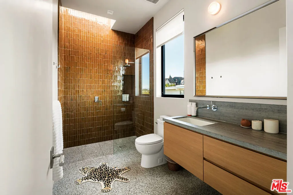 1030 Somera Road, Los Angeles, California 90077 home-pic-39