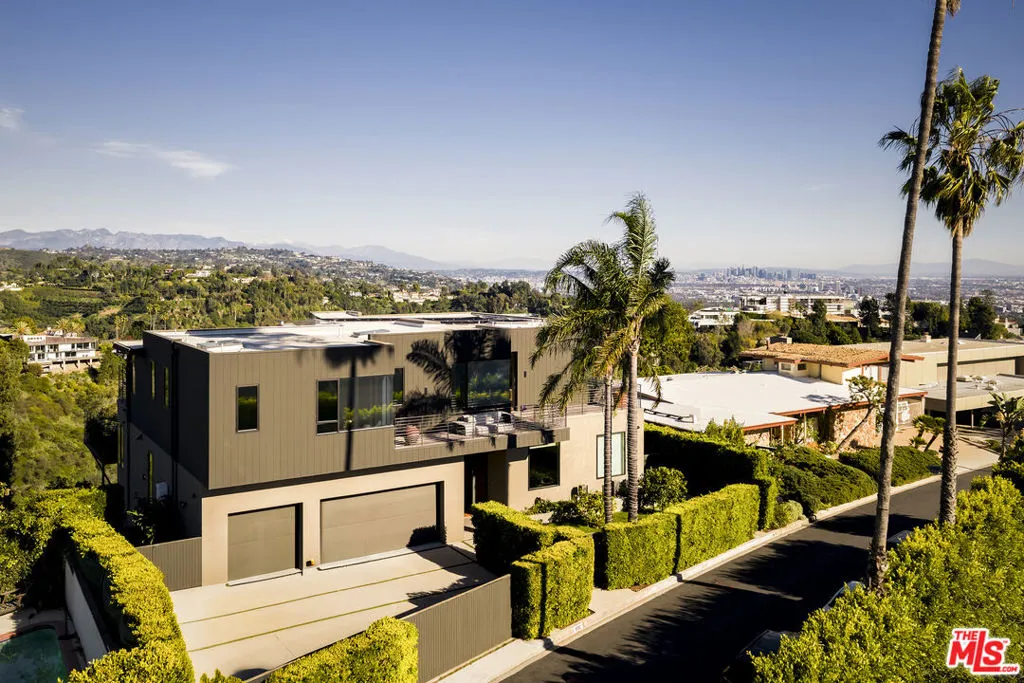 1030 Somera Road, Los Angeles, California 90077 home-pic-4