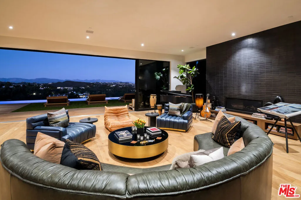 1030 Somera Road, Los Angeles, California 90077 home-pic-52