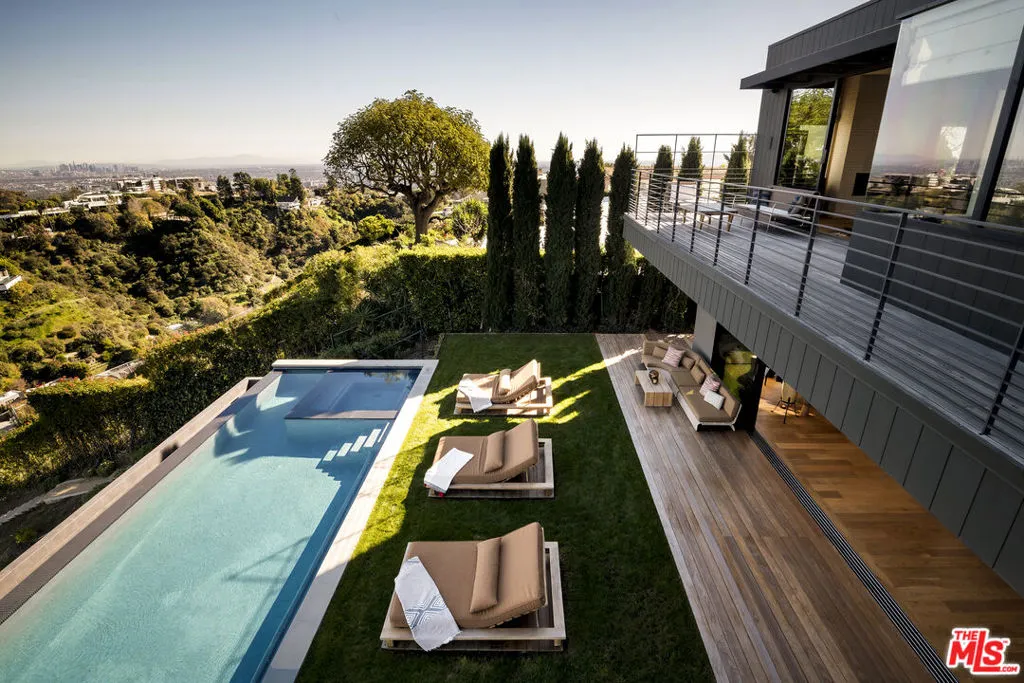 1030 Somera Road, Los Angeles, California 90077 home-pic-1