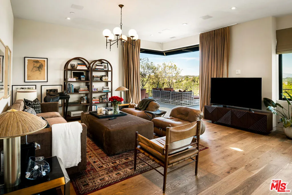1030 Somera Road, Los Angeles, California 90077 home-pic-32
