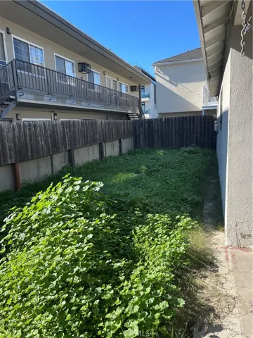 Back yard rear unit