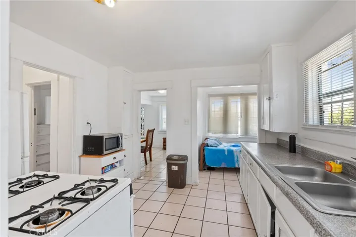 1036 W 107th, Los Angeles, California 90044