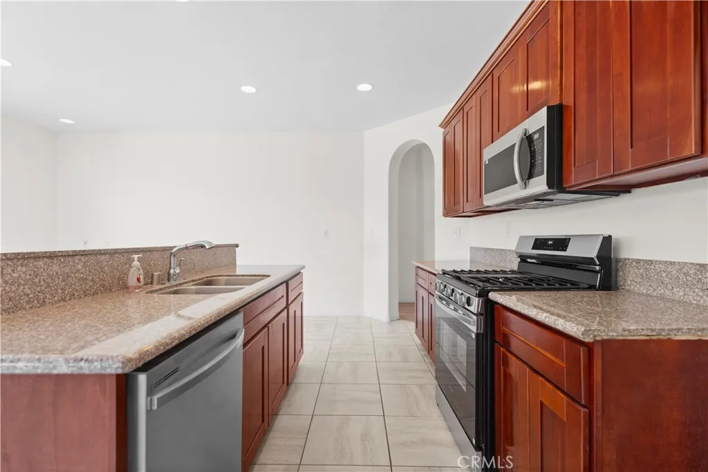 15246 Diamond Road, Victorville, California 92394 home-pic-12