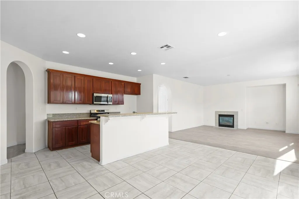 15246 Diamond Road, Victorville, California 92394 home-pic-16