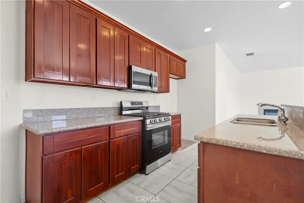 15246 Diamond Road, Victorville, California 92394 home-pic-14