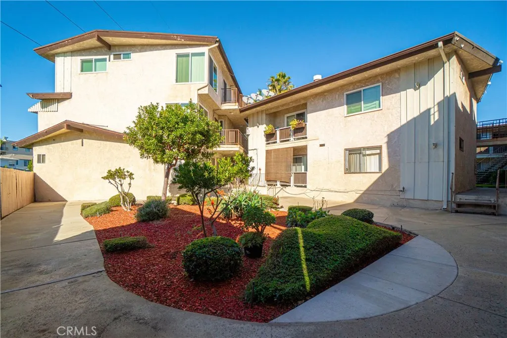 7000 S La Cienega, Inglewood, California 90302 home-pic-1