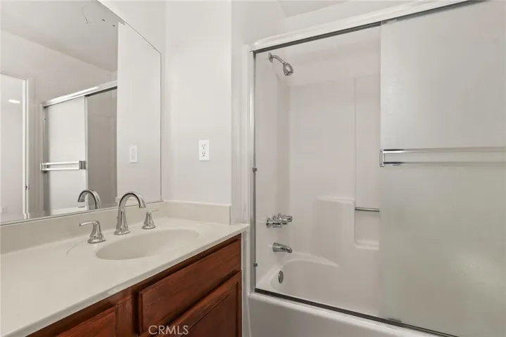 523 Manchester, Inglewood, California 90301