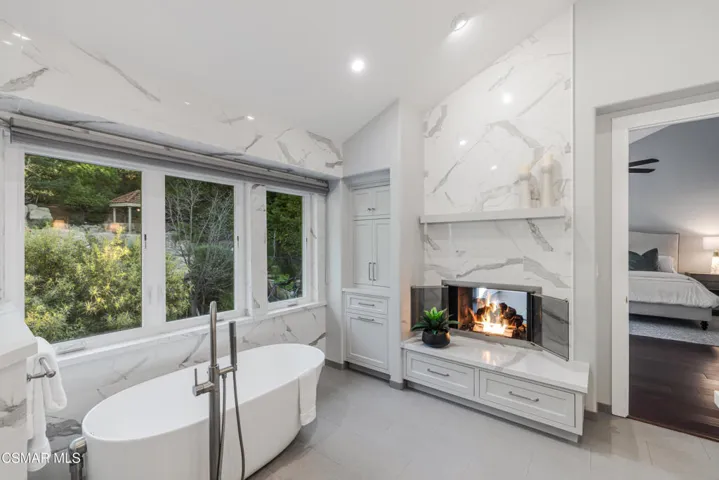 Primary Bath w/Fireplace