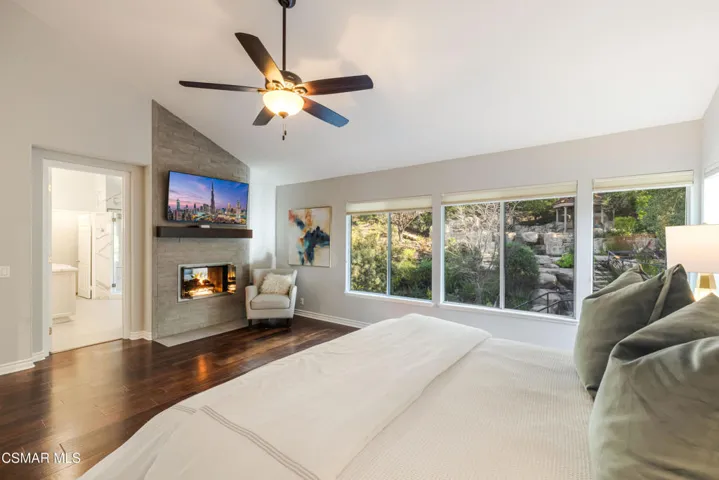 Primary Bedroom w/fireplace