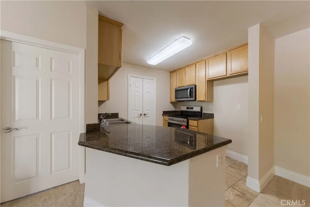 2400 Del Mar Way  home-pic-9