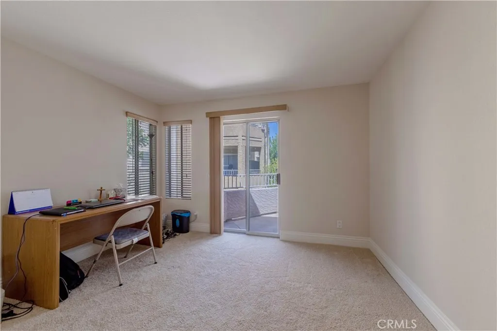 2400 Del Mar Way  home-pic-2