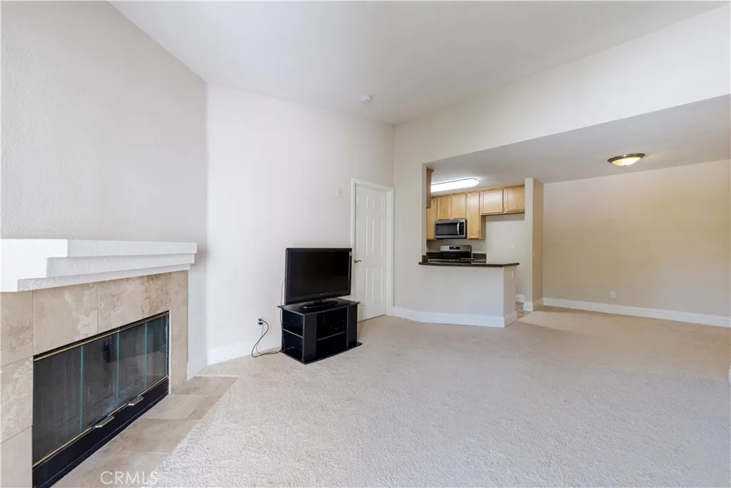 2400 Del Mar Way  home-pic-4