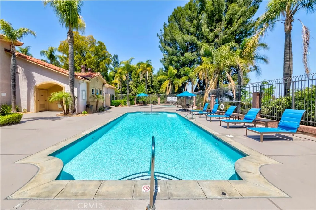 2400 Del Mar Way  home-pic-18