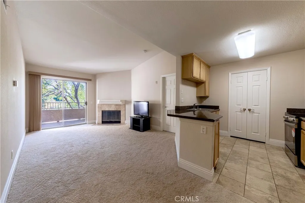 2400 Del Mar Way  home-pic-10