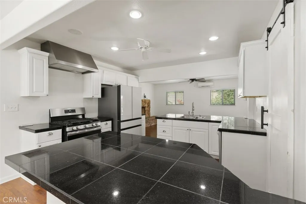 4117 Bel Air, Riverside, California 92503 home-pic-10