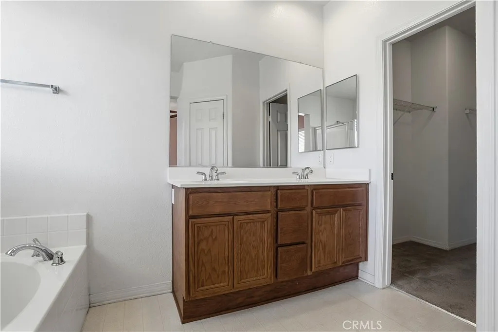 19845 Silverwood Drive, Lake Elsinore, California 92530 home-pic-20
