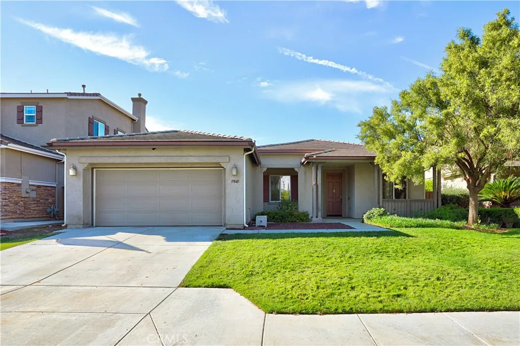 19845 Silverwood Drive, Lake Elsinore, California 92530 home-pic-1