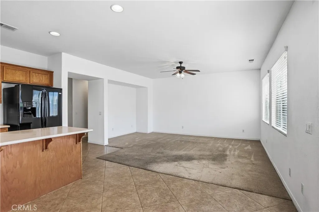 19845 Silverwood Drive, Lake Elsinore, California 92530 home-pic-10