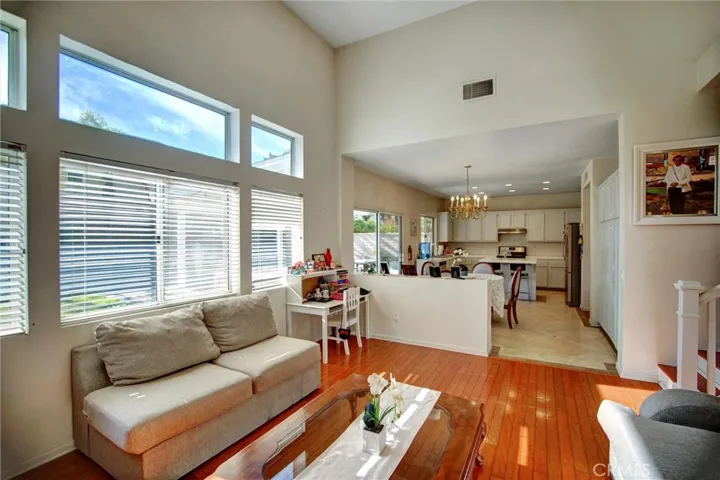 FAMILY ROOM-KIT