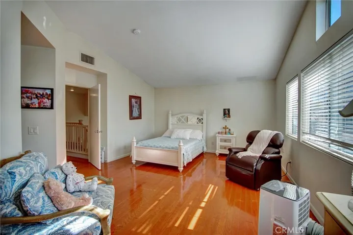 1072 Silvercreek Road, Corona, California 92882