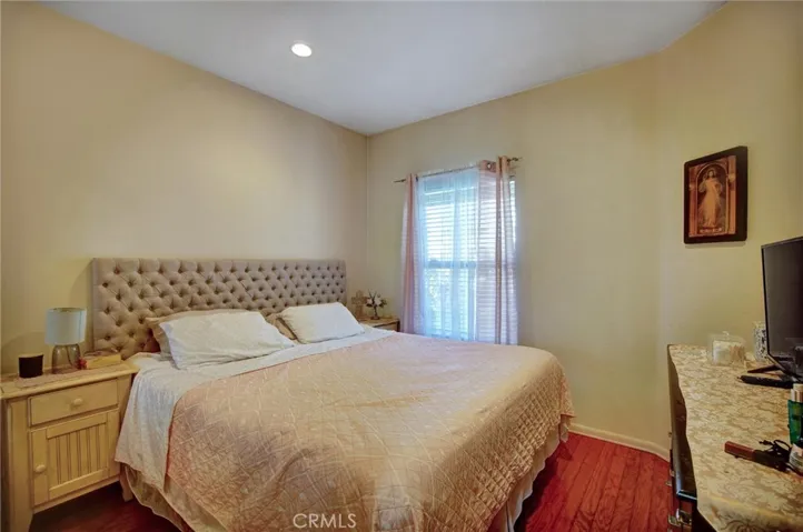 BEDROOM dOWN