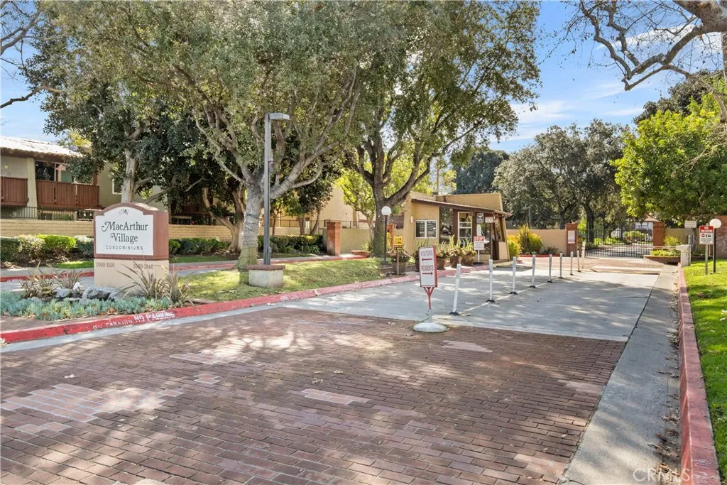 1000 W Macarthur Boulevard 18, Santa Ana, California 92707 home-pic-2