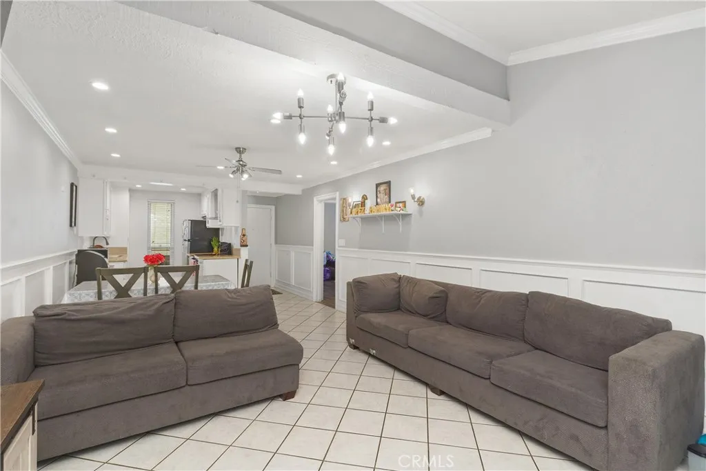 1000 W Macarthur Boulevard 18, Santa Ana, California 92707 home-pic-4